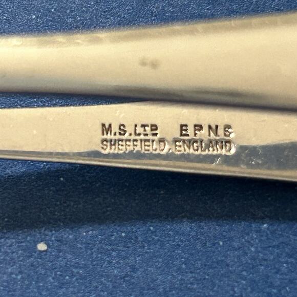 ANTIQUE SILVER PLATED SUGAR CUBE TONGS MS LTD SHEFFIELD ENGLAND - Picture 5 of 5